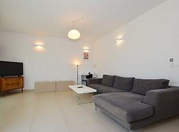 Family Friendly Spacious Apartment With Garden and Terrace