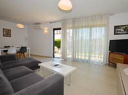 Family Friendly Spacious Apartment With Garden and Terrace
