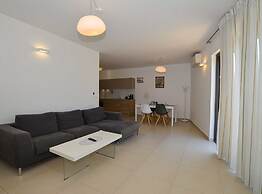 Family Friendly Spacious Apartment With Garden and Terrace