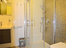 Family Friendly Spacious Apartment With Garden and Terrace