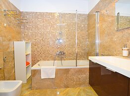 Family Friendly Spacious Apartment With Garden and Terrace