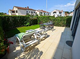 Family Friendly Spacious Apartment With Garden and Terrace