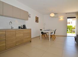 Family Friendly Spacious Apartment With Garden and Terrace