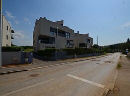 Family Friendly Spacious Apartment With Garden and Terrace