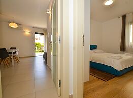 Family Friendly Spacious Apartment With Garden and Terrace