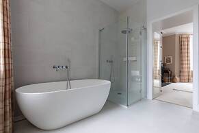 Radipole Road IV by Onefinestay