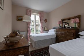 Radipole Road IV by Onefinestay