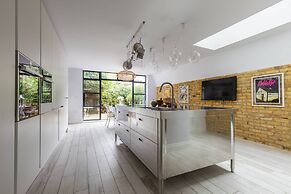 Radipole Road IV by Onefinestay