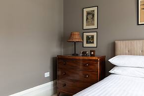 Radipole Road IV by Onefinestay