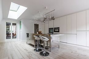 Radipole Road IV by Onefinestay