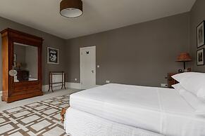 Radipole Road IV by Onefinestay