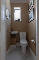 Radipole Road IV by Onefinestay