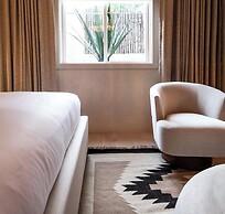Palace Modern Hotel at the Plaza