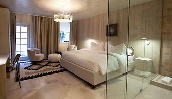Palace Modern Hotel at the Plaza