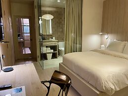 Palace Modern Hotel at the Plaza