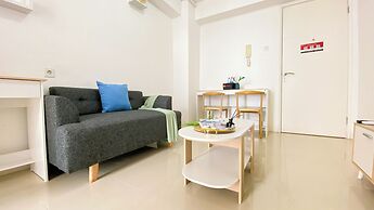 Relaxing And Homey 2Br At Bassura City Apartment