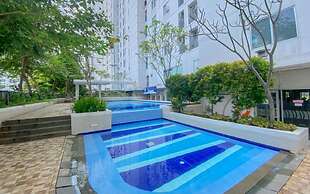 Relaxing And Homey 2Br At Bassura City Apartment