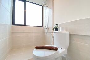 Cozy And Modern 2Br At Meikarta Apartment