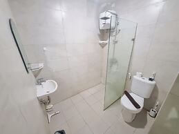 Elegant And Spacious 2Br Loft Green Park Yogyakarta Apartment