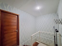 Elegant And Spacious 2Br Loft Green Park Yogyakarta Apartment