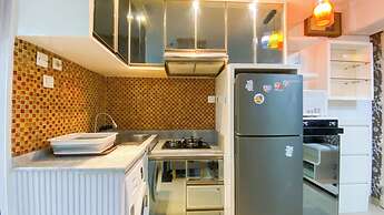 Good And Homey 1Br Apartment Mt Haryono Residence