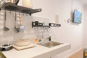 Minimalist And Comfy Studio Apartment At Cinere Bellevue Suites