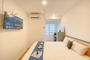Minimalist And Comfy Studio Apartment At Cinere Bellevue Suites