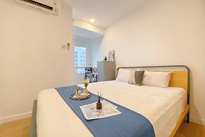 Minimalist And Comfy Studio Apartment At Cinere Bellevue Suites