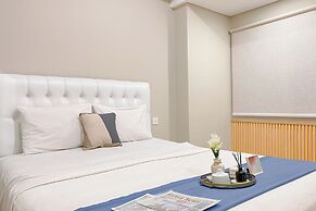 Warm And Simply Studio At Royal Sentul Park Apartment