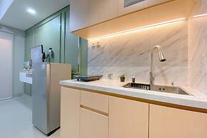 Warm And Simply Studio At Royal Sentul Park Apartment