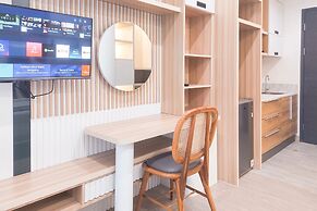 Good Choice And Homey Studio Apartment At Collins Boulevard