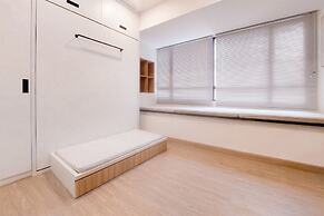 Good Choice And Homey Studio Apartment At Collins Boulevard