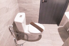 Good Choice And Homey Studio Apartment At Collins Boulevard