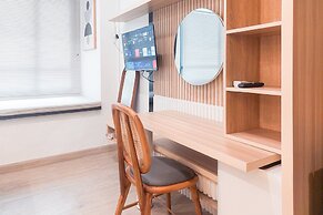 Good Choice And Homey Studio Apartment At Collins Boulevard