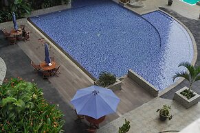 Homey And Minimalist Studio At Loftvilles City Apartment