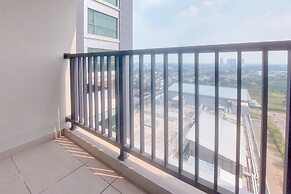 Modern Look 1Br Without Living Room At Bintaro Embarcadero Apartment
