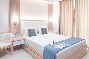 Modern Look 1Br Without Living Room At Bintaro Embarcadero Apartment