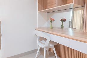 Modern Look 1Br Without Living Room At Bintaro Embarcadero Apartment