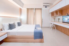 Modern Look 1Br Without Living Room At Bintaro Embarcadero Apartment