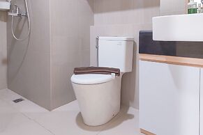 Modern Look 1Br Without Living Room At Bintaro Embarcadero Apartment