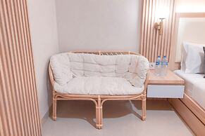 Modern Look 1Br Without Living Room At Bintaro Embarcadero Apartment