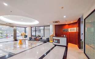 The Modern Monastery Studio At Beverly Dago Apartment