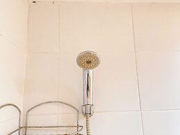 The Modern Monastery Studio At Beverly Dago Apartment