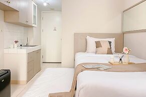Good Location And Cozy Studio Springlake Summarecon Bekasi Apartment
