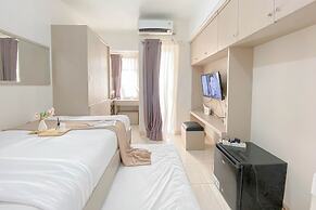 Good Location And Cozy Studio Springlake Summarecon Bekasi Apartment