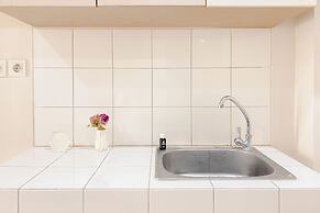 Good Location And Cozy Studio Springlake Summarecon Bekasi Apartment