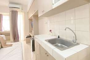 Good Location And Cozy Studio Springlake Summarecon Bekasi Apartment