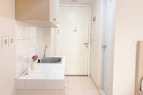 Good Location And Cozy Studio Springlake Summarecon Bekasi Apartment