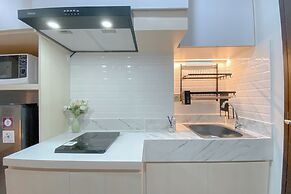 Elegant And Comfy Studio At Transpark Cibubur Apartment