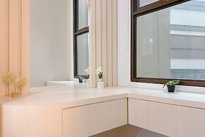 Elegant And Comfy Studio At Transpark Cibubur Apartment